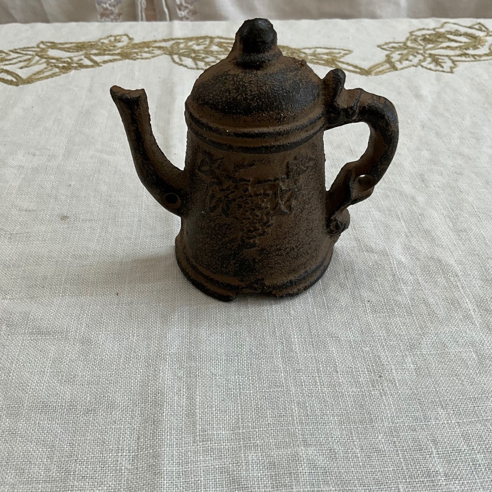 Vintage Cast Iron Teapot Wall Grape Vine‎ Rustic Brown Farmhouse Door Knocker?